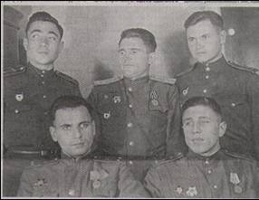 Иван Петрович справа в первом ряду с боевыми друзьями